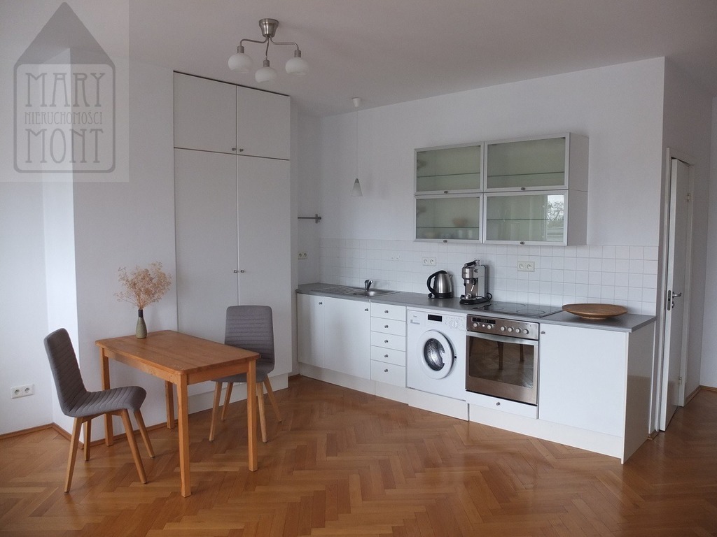 Kawalerka typu STUDIO z dużą loggią